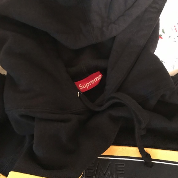 Supreme chest stripe logo hooded. - Picture 4 of 6